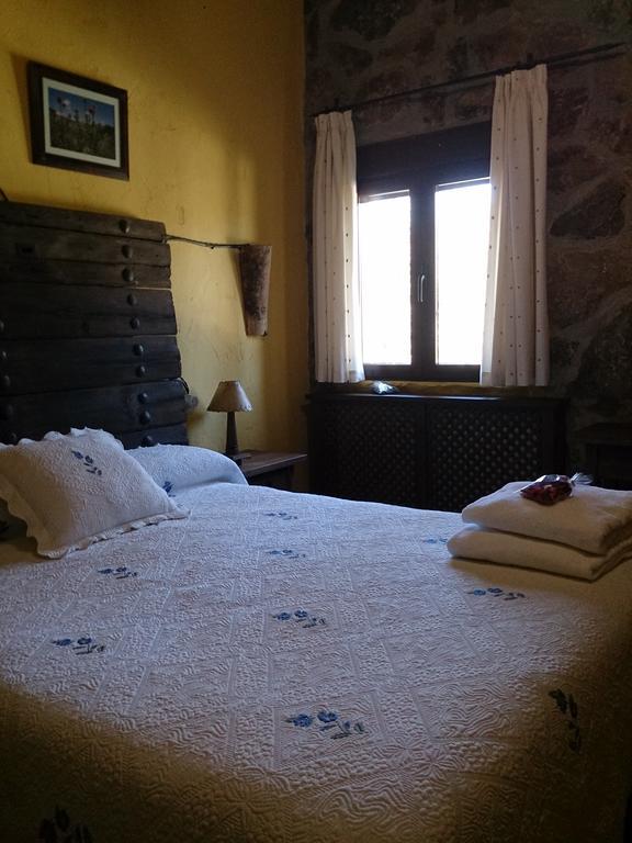 Valdolazaro Pension Los Navalucillos Buitenkant foto