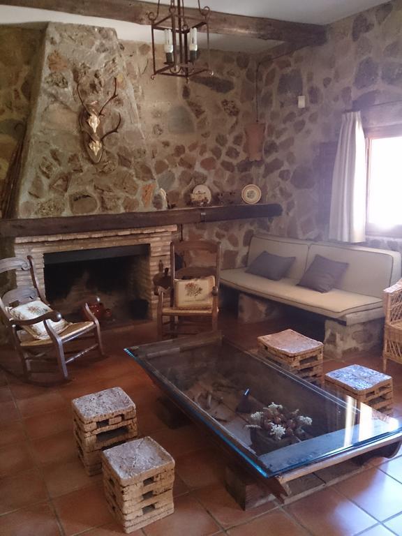 Valdolazaro Pension Los Navalucillos Buitenkant foto